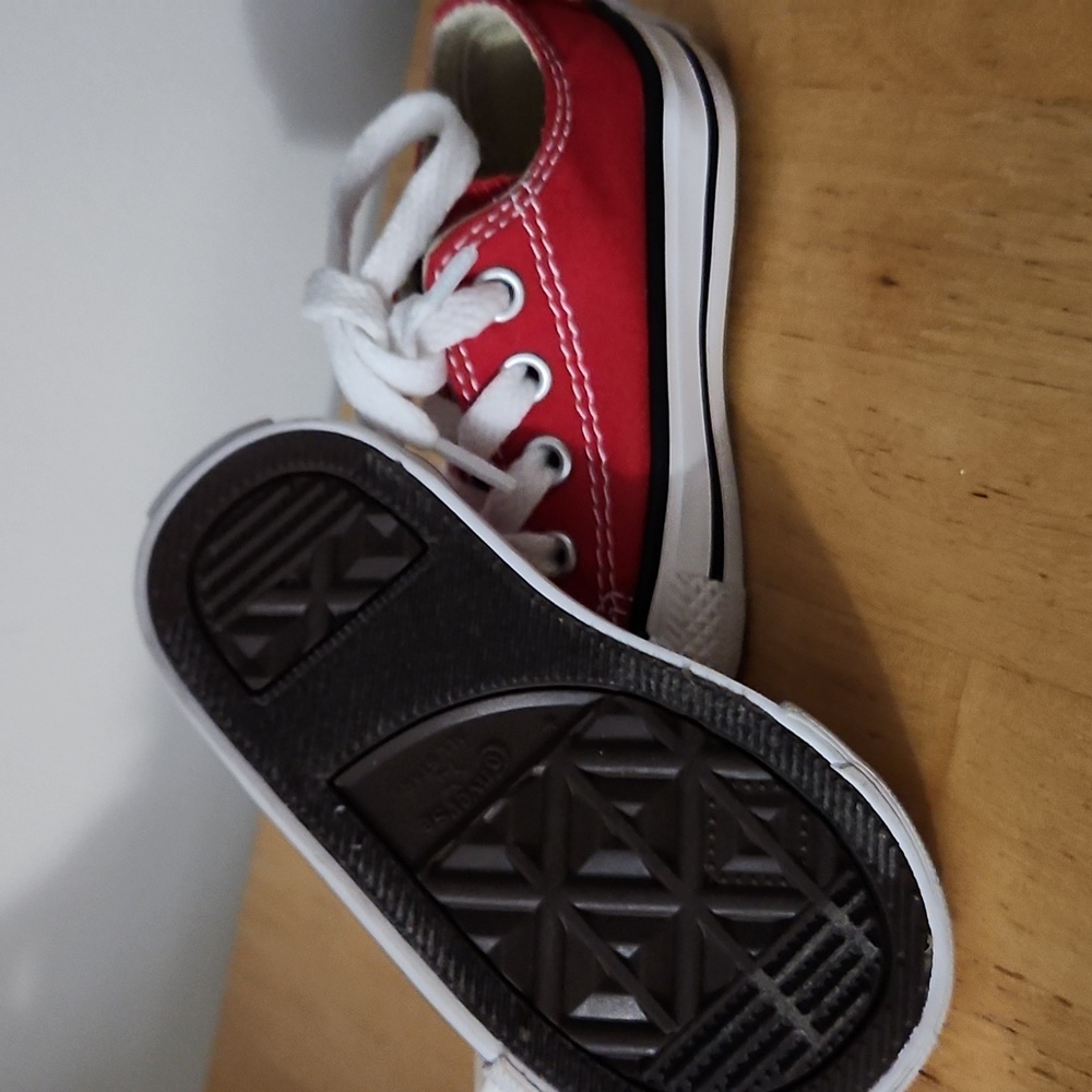 Converse - Picture 3 of 3